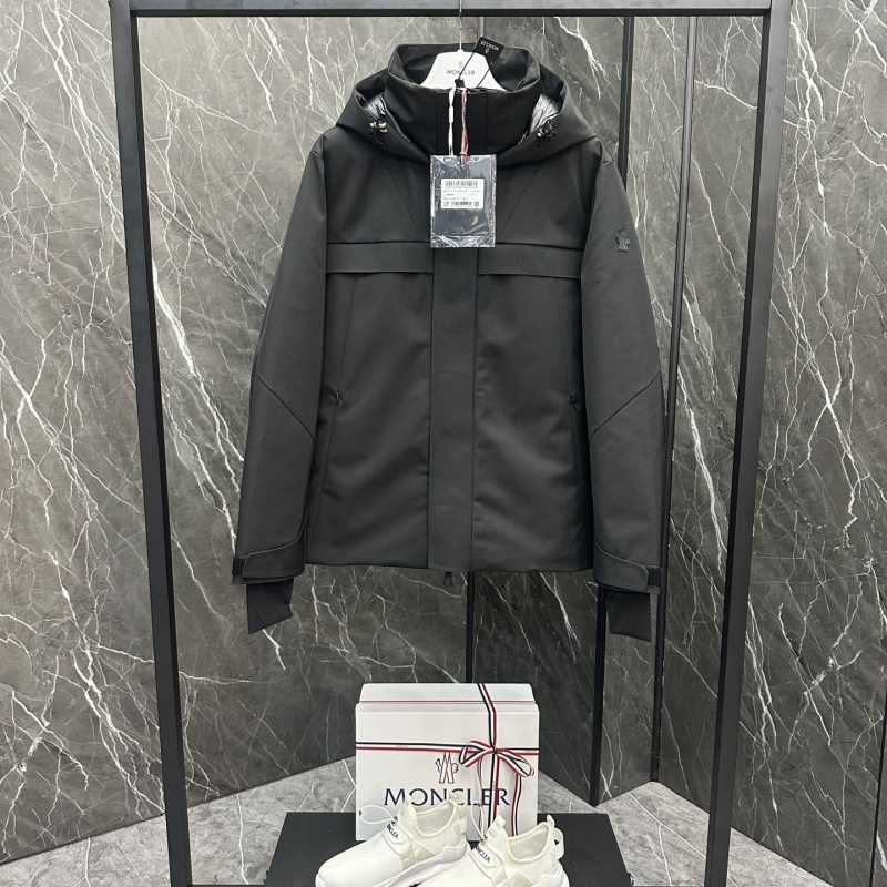 Ba*len*cia*ga down coat
